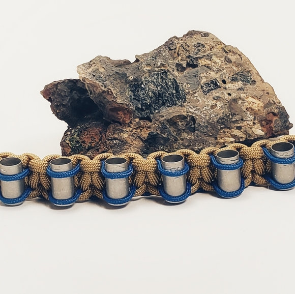 Handmade paracord bracelet - Picture 2 of 3